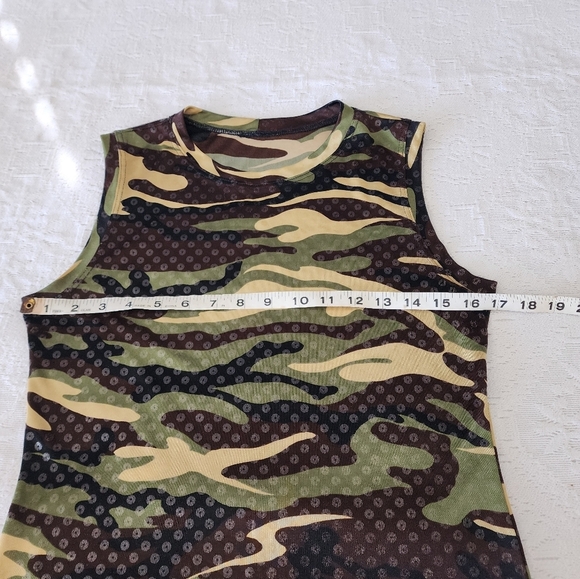 Camo Print Iridescent Women's Scoop Neck Tank Size S NWOT - Picture 2 of 4